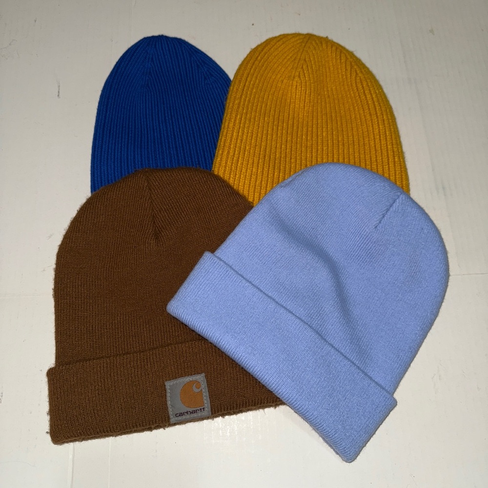 Lot of 4 children’s hats (fits kid age 5 to 7)